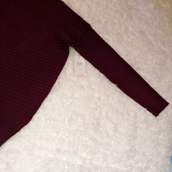 Nwt Time and Tru v-neck sweater - Picture 10 of 16